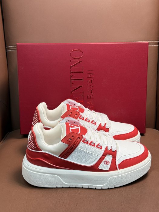High-Quality Valentino Men's Shoes on Yupoo