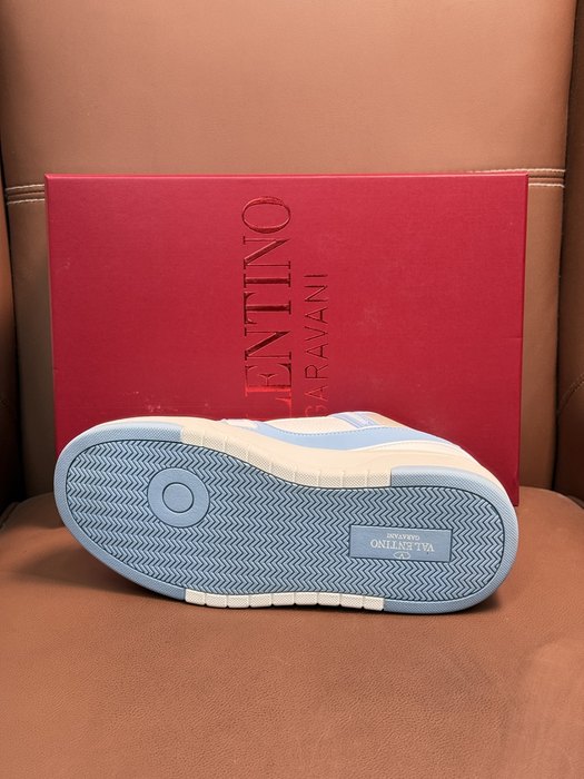 High-Quality Valentino Men's Shoes on Yupoo