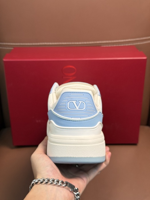 High-Quality Valentino Men's Shoes on Yupoo