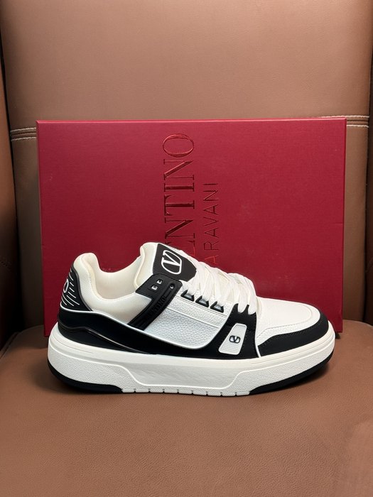 High-Quality Valentino Men's Shoes on Yupoo