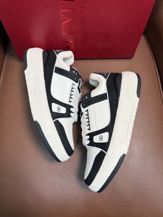 High-Quality Valentino Men's Shoes on Yupoo