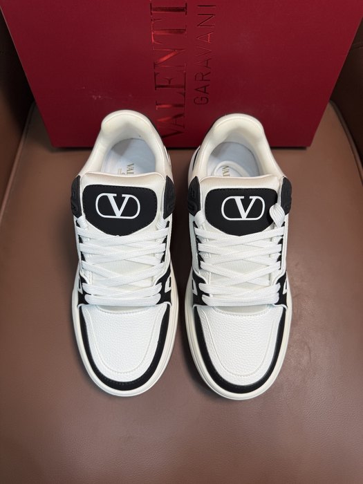 High-Quality Valentino Men's Shoes on Yupoo