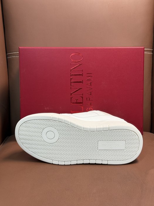 High-Quality Valentino Men's Shoes on Yupoo