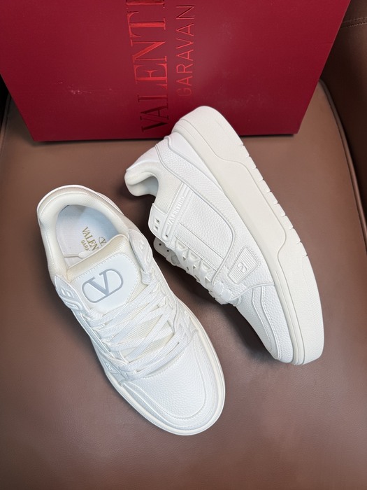 High-Quality Valentino Men's Shoes on Yupoo