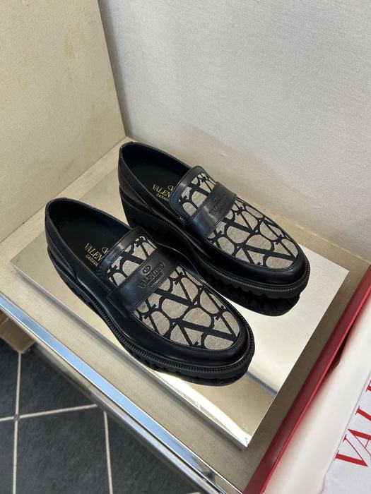 High-Quality Valentino Men's Shoes on Yupoo