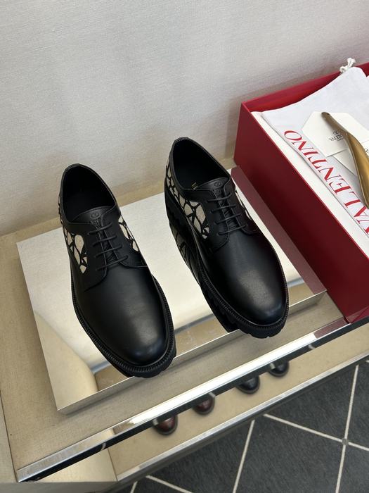 High-Quality Valentino Men's Shoes on Yupoo