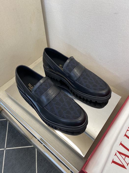 High-Quality Valentino Men's Shoes on Yupoo