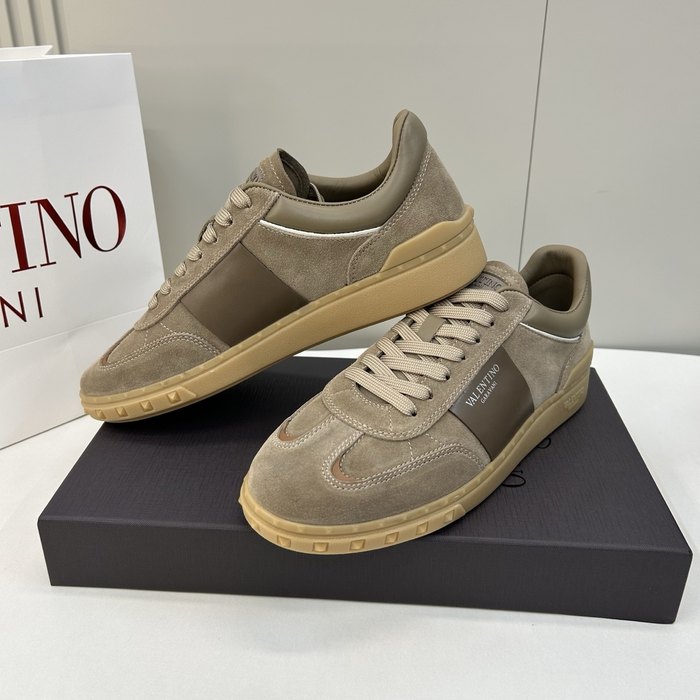 High-Quality Valentino Men's Shoes on Yupoo