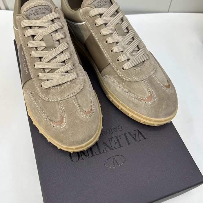 High-Quality Valentino Men's Shoes on Yupoo