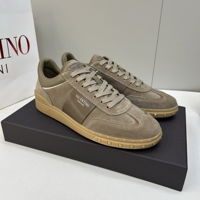 High-Quality Valentino Men's Shoes on Yupoo