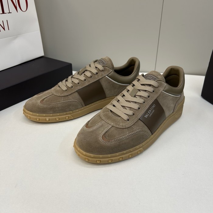 High-Quality Valentino Men's Shoes on Yupoo