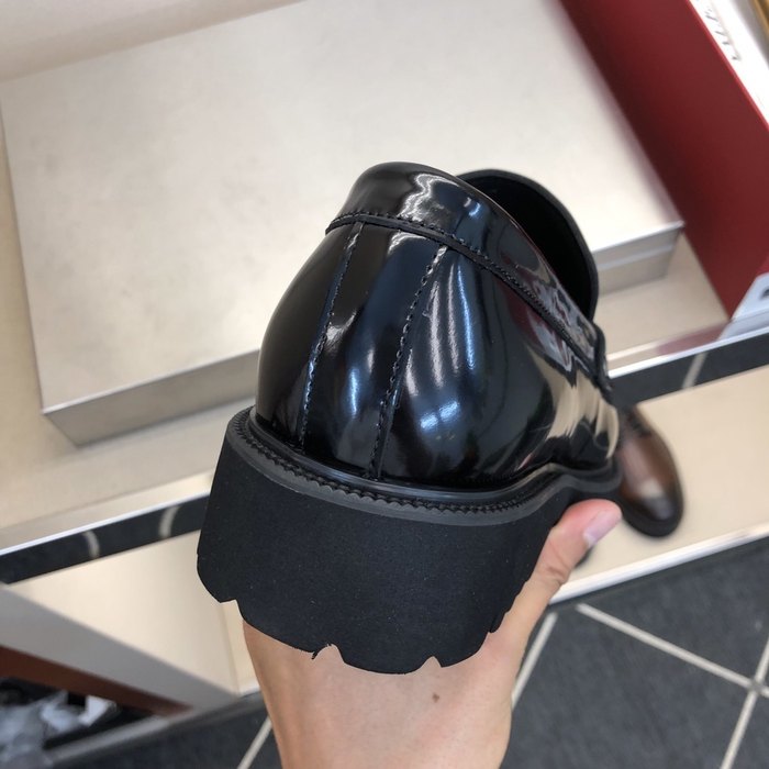 High-Quality Valentino Men's Shoes on Yupoo