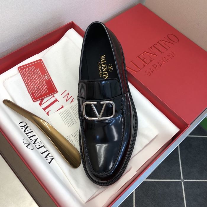 High-Quality Valentino Men's Shoes on Yupoo