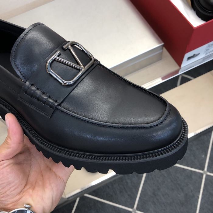 High-Quality Valentino Men's Shoes on Yupoo