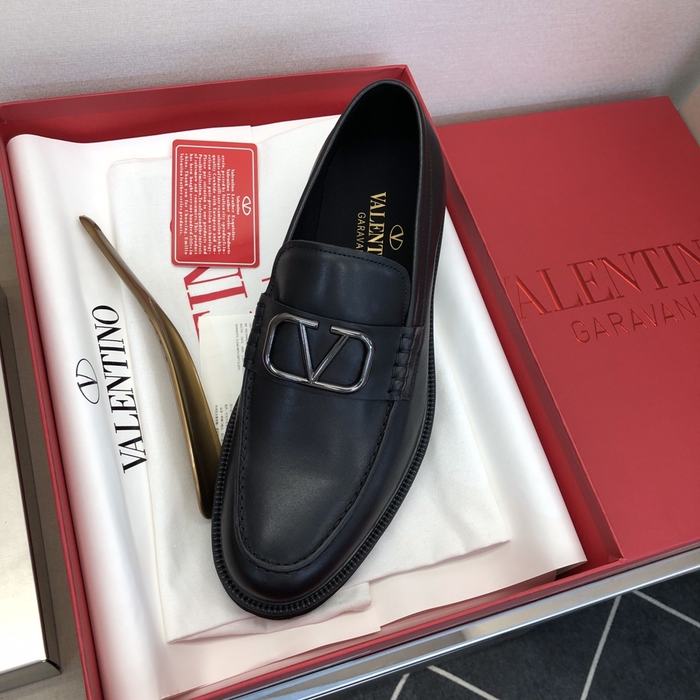High-Quality Valentino Men's Shoes on Yupoo
