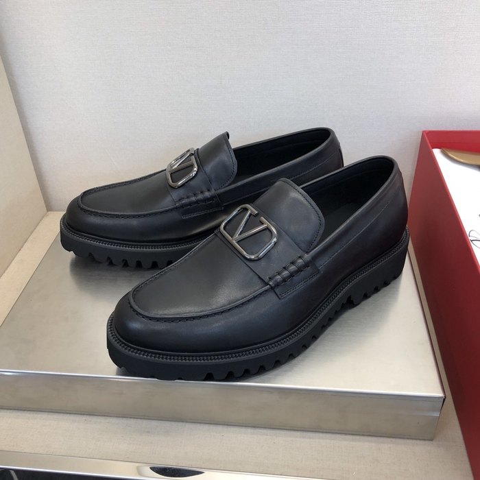 High-Quality Valentino Men's Shoes on Yupoo
