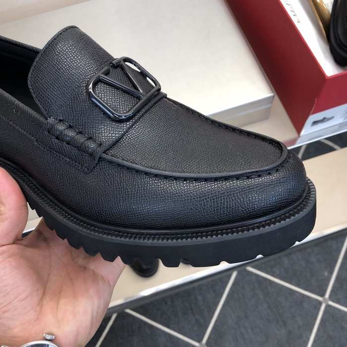 High-Quality Valentino Men's Shoes on Yupoo