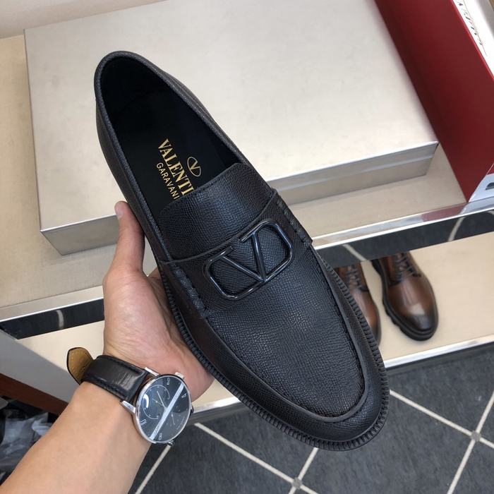 High-Quality Valentino Men's Shoes on Yupoo