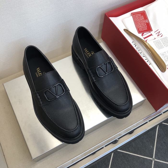 High-Quality Valentino Men's Shoes on Yupoo