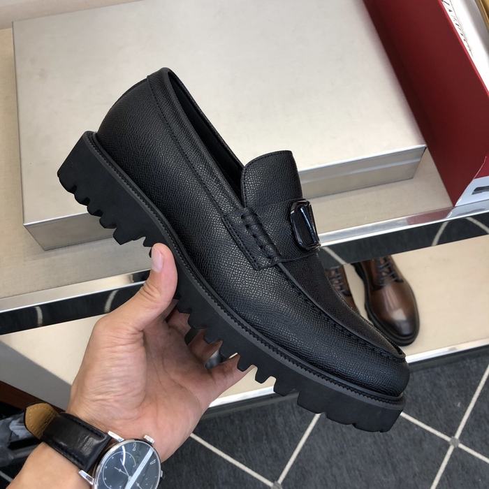 High-Quality Valentino Men's Shoes on Yupoo