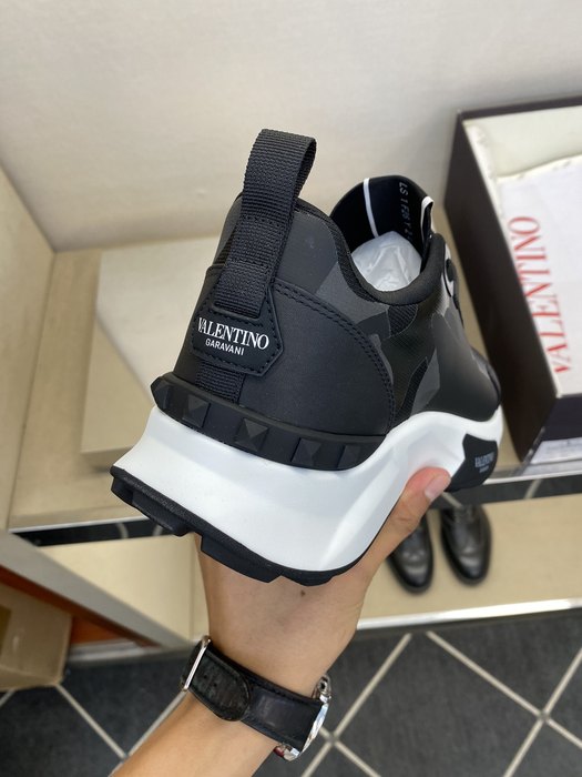 High-Quality Valentino Men's Shoes on Yupoo