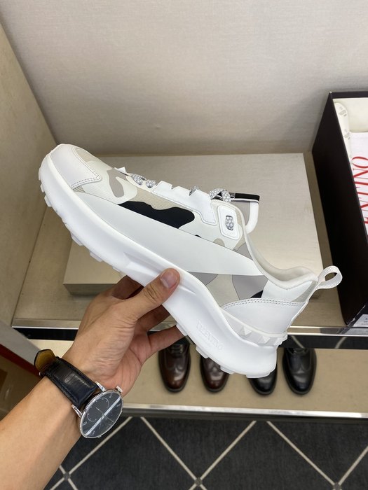 High-Quality Valentino Men's Shoes on Yupoo