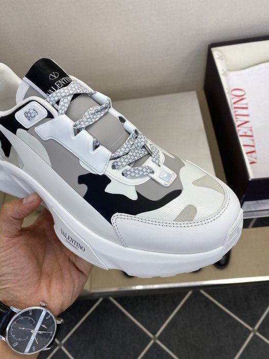High-Quality Valentino Men's Shoes on Yupoo