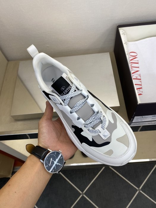 High-Quality Valentino Men's Shoes on Yupoo