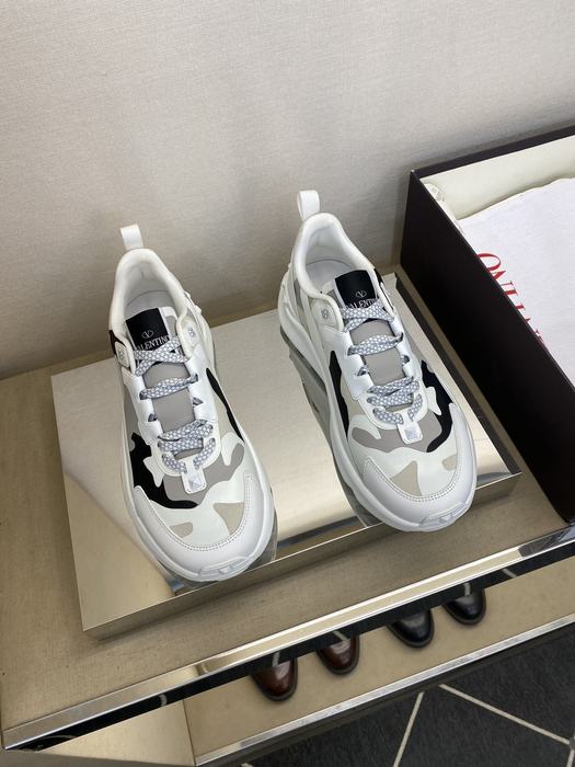 High-Quality Valentino Men's Shoes on Yupoo
