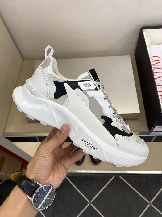 High-Quality Valentino Men's Shoes on Yupoo