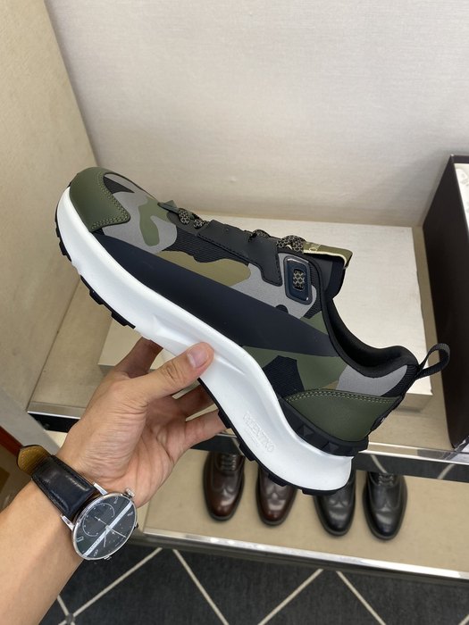 High-Quality Valentino Men's Shoes on Yupoo