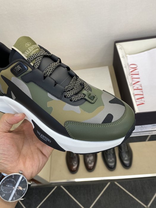 High-Quality Valentino Men's Shoes on Yupoo