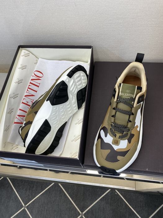 High-Quality Valentino Men's Shoes on Yupoo