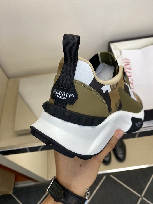 High-Quality Valentino Men's Shoes on Yupoo