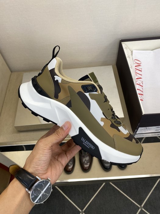 High-Quality Valentino Men's Shoes on Yupoo