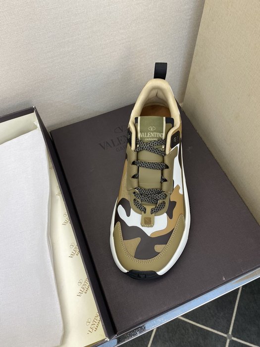 High-Quality Valentino Men's Shoes on Yupoo