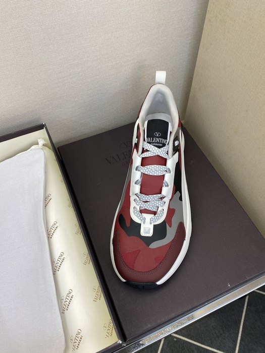High-Quality Valentino Men's Shoes on Yupoo
