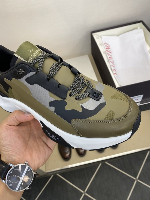 High-Quality Valentino Men's Shoes on Yupoo