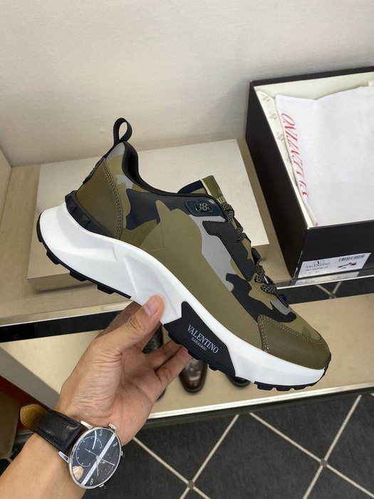 High-Quality Valentino Men's Shoes on Yupoo