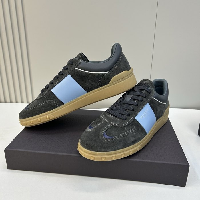 High-Quality Valentino Men's Shoes on Yupoo