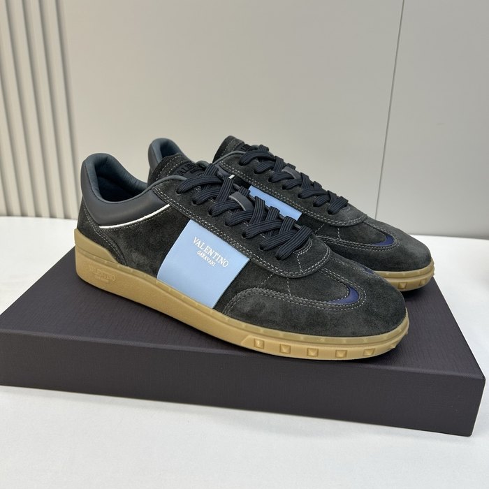 High-Quality Valentino Men's Shoes on Yupoo