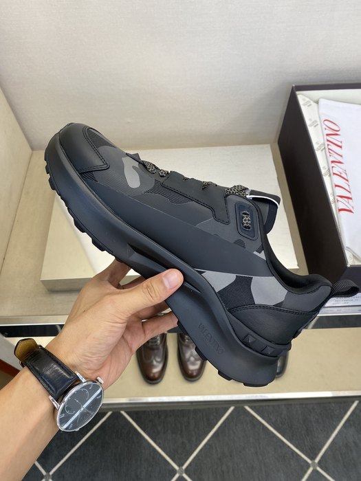 High-Quality Valentino Men's Shoes on Yupoo