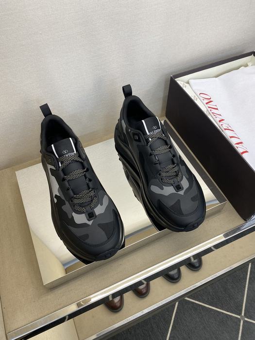 High-Quality Valentino Men's Shoes on Yupoo