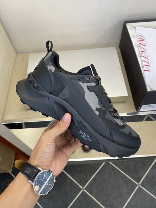 High-Quality Valentino Men's Shoes on Yupoo