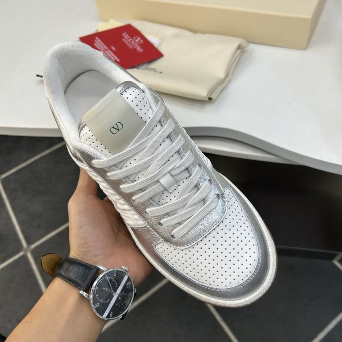 High-Quality Valentino Men's Shoes on Yupoo