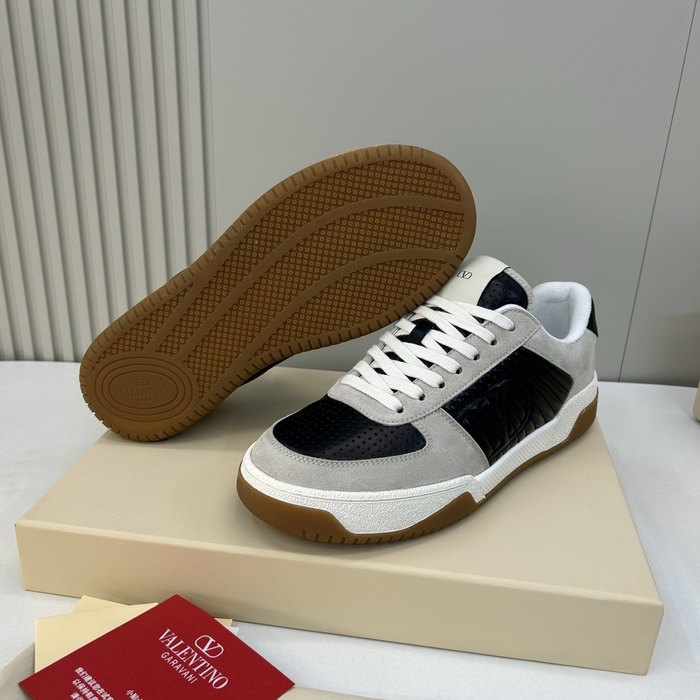 High-Quality Valentino Men's Shoes on Yupoo
