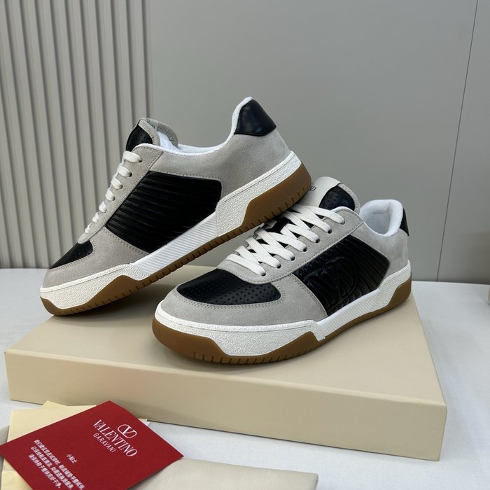 High-Quality Valentino Men's Shoes on Yupoo