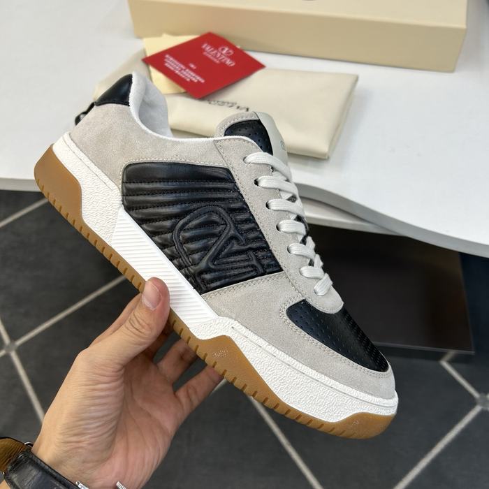 High-Quality Valentino Men's Shoes on Yupoo