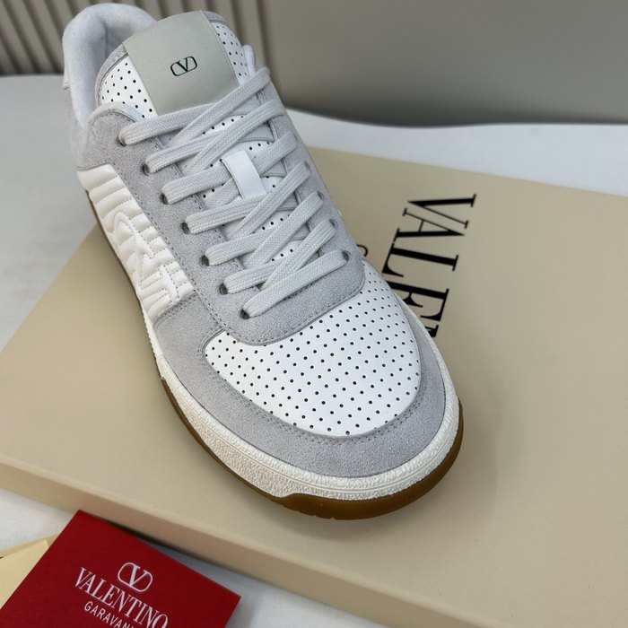 High-Quality Valentino Men's Shoes on Yupoo