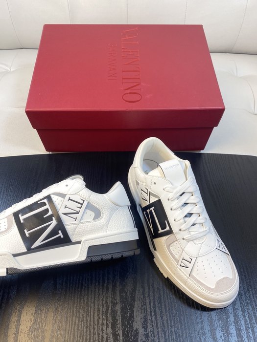 High-Quality Valentino Men's Shoes on Yupoo